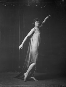 Elsie Dufour dancer, between 1918 and 1920. Creator: Arnold Genthe