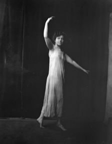 Elsie Dufour dancer, between 1918 and 1920. Creator: Arnold Genthe