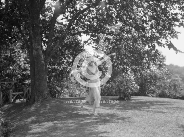 Elsie Dufour dancer, between 1918 and 1920. Creator: Arnold Genthe.