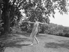 Elsie Dufour dancer, between 1918 and 1920. Creator: Arnold Genthe