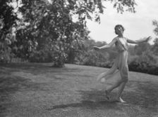 Elsie Dufour dancer, between 1918 and 1920. Creator: Arnold Genthe