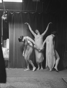 Elsie Dufour dancers, between 1918 and 1920. Creator: Arnold Genthe