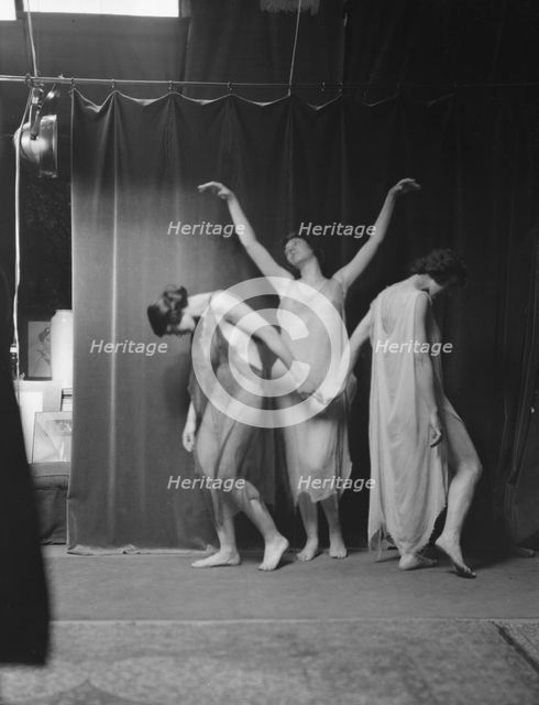Elsie Dufour dancers, between 1918 and 1920. Creator: Arnold Genthe.