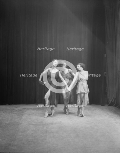Elsie Dufour dancers, between 1918 and 1920. Creator: Arnold Genthe.