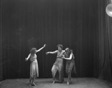 Elsie Dufour dancers, between 1918 and 1920. Creator: Arnold Genthe