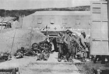 'Epaves du combat; Blesses allemands au poste d'evacuation 1916 (1924) Creator: Unknown