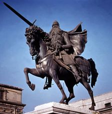 Equestrian monument in the city of Burgos dedicated to Rodrigo Diaz de Vivar, known as El Cid. (1…