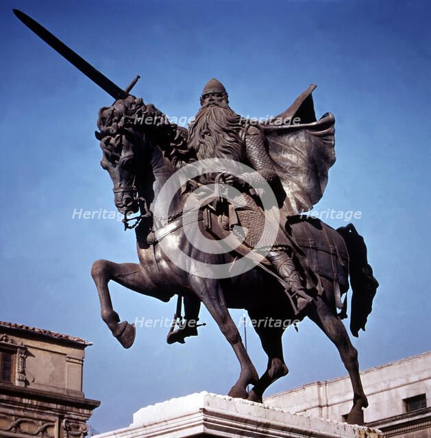 Equestrian monument in the city of Burgos dedicated to Rodrigo Diaz de Vivar, known as El Cid. (1…
