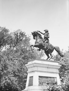 Equestrian statues in Washington, D.C., between 1911 and 1942. Creator: Arnold Genthe