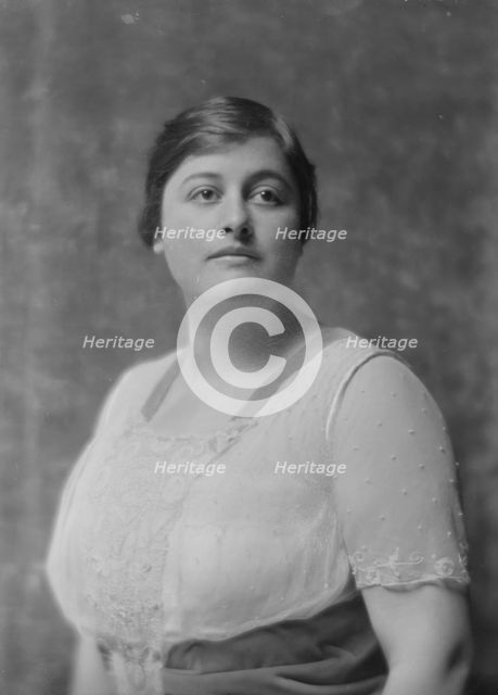 Ernst, M., Mrs., portrait photograph, 1915 May 1. Creator: Arnold Genthe.