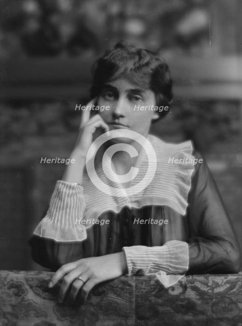 Erskine, Mrs., portrait photograph, 1917 Mar. 10. Creator: Arnold Genthe.