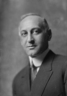 Esberg, Mr., or Mr. Melton, portrait photograph, 1915 Jan. Creator: Arnold Genthe