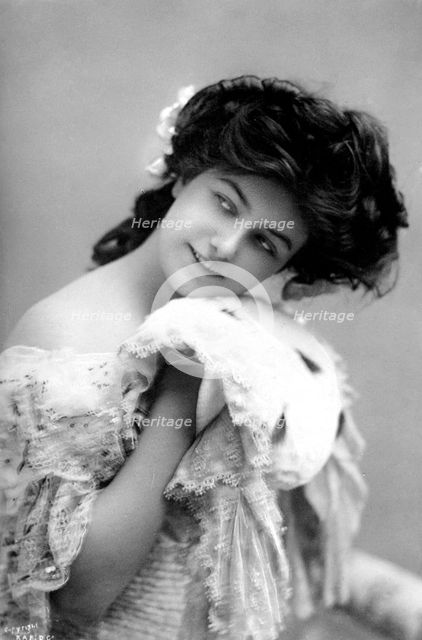 Ethel Oliver, actress, 1900s.Artist: Rapid Photo Company
