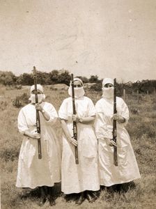 Ethel Newland and fellow nurses, c1918. Creator: Unknown