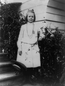 Ethel Roosevelt, c1902 June 17. Creator: Frances Benjamin Johnston
