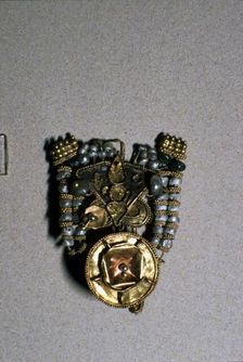 Etruscan Gold Ear-ring with pendant, 3rd century BC