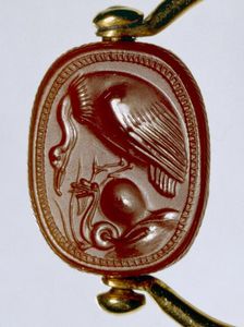 Etruscan gold ring with carnelian scarab as bezel, 5th century BC