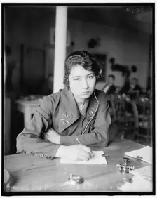 Evelyn Moran, between 1910 and 1920. Creator: Harris & Ewing