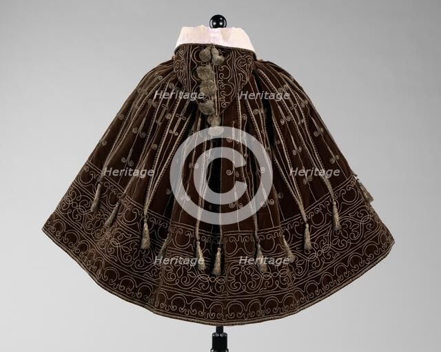 Evening cape, French, 1895. Creators: House of Worth, Jean-Philippe Worth.