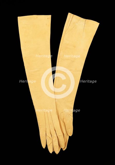 Evening gloves, American, 1805. Creator: Unknown.