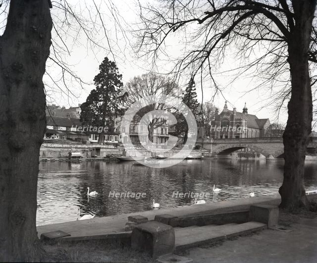 Evesham, Worcestershire, c1955. Creator: Arthur Charles Kirby Ware.