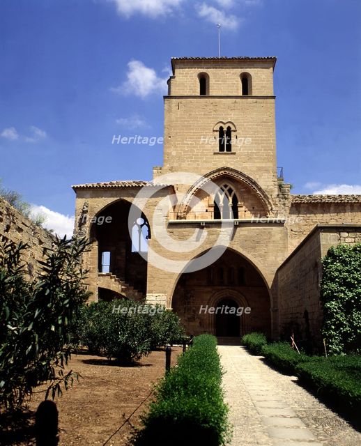 Exterior view of the entrance to Alcañiz castle (Teruel).