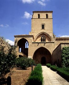 Exterior view of the entrance to Alcañiz castle (Teruel)