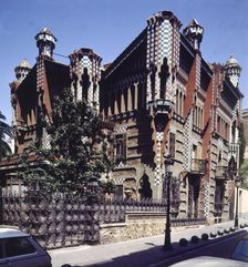 Exterior view of House Vicenç, by Antoni Gaudí