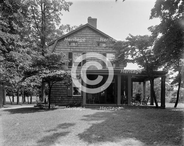 Exterior view of house, end view, Mrs. Robert Hoe, Jr., Port Washington, N.Y., between 1900 and 1910 Creator: Unknown.