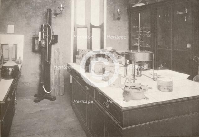 'Examination Laboratory of the Medico-Legal Service', 1914. Artist: Unknown.