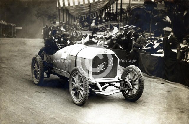 Exhibition of old vehicles in the city of Barcelona.