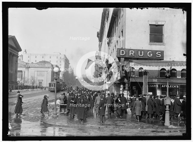 F Street, Washington, D.C., between 1913 and 1918. Creator: Harris & Ewing.
