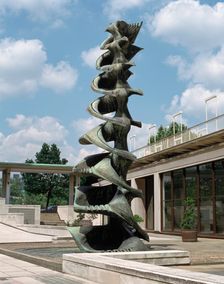Fountain, courtyard of the Shell Centre, London. Creator: Peter Thompson