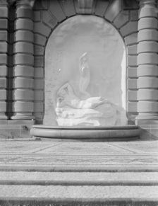 Fountain and sculpture in the gardens at Kijkuit, John D. Rockefeller's estate..., 1917 Creator: Arnold Genthe