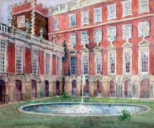 Fountain at Hampton Court Palace