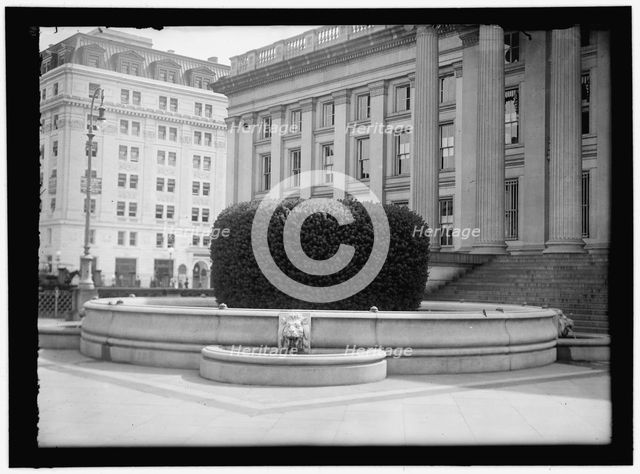 Fountain, between 1909 and 1914. Creator: Harris & Ewing.