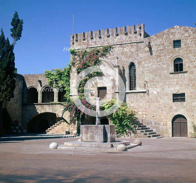 Fountain in the Old town and Palace of Armeria, 14th century. Artist: Roger de Pins