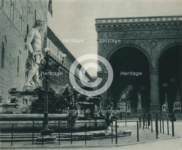 Fountain of Neptune by Bartolomeo Ammanati and the Loggia dei Lanzi, Florence, Italy, 1927. Artist: Eugen Poppel.