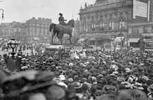 Four suffragettes speaking opposite the Empire Theatre, Liverpool, 1908