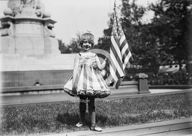 Fourth of July - Child As 'Liberty', 1916. Creator: Harris & Ewing.