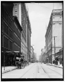 Fourth St., Louisville, Ky., c.between 1900 and 1910. Creator: Unknown