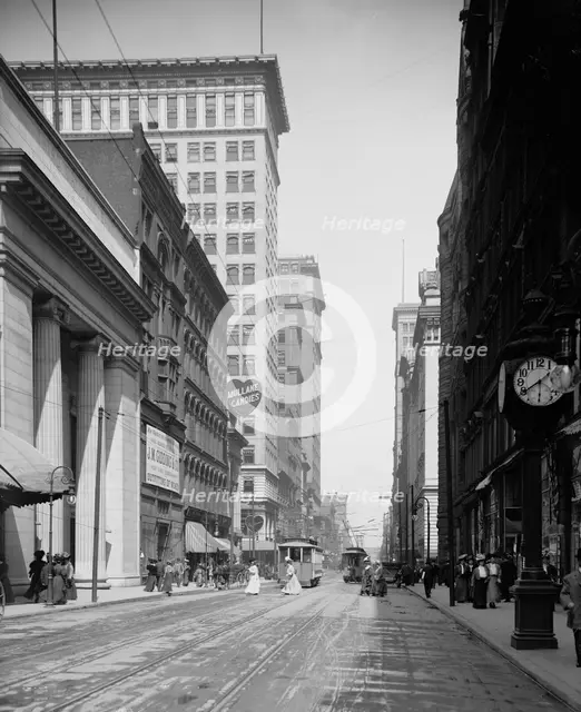 Fourth St. [Street], Cincinnati, Ohio, between 1900 and 1910. Creator: Unknown.