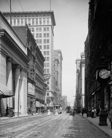 Fourth St. [Street], Cincinnati, Ohio, between 1900 and 1910. Creator: Unknown