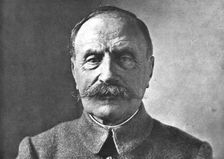 Foch chef unique; Le general Foch qui recut, le 26 mars a Doullens, la mission de..., 1918. Creator: Unknown