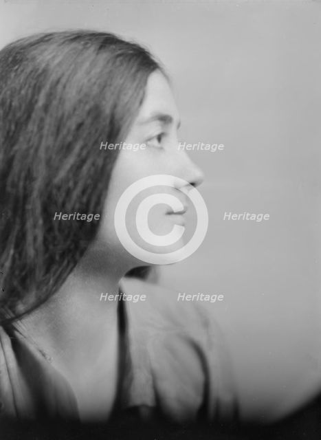 Fonariova, G., Mme., portrait photograph, 1916. Creator: Arnold Genthe.
