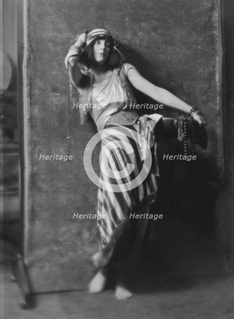 Fontaine, Miss, 1916 Feb. 2. Creator: Arnold Genthe.