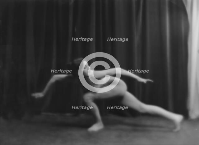 Fontaine, Miss, 1916 Feb. 2. Creator: Arnold Genthe.