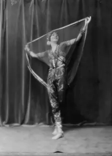 Fontaine, Miss, 1916 July 31. Creator: Arnold Genthe