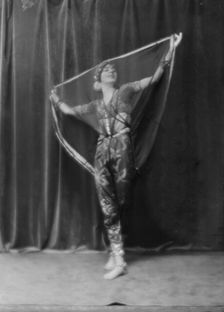 Fontaine, Miss, 1916 July 31. Creator: Arnold Genthe