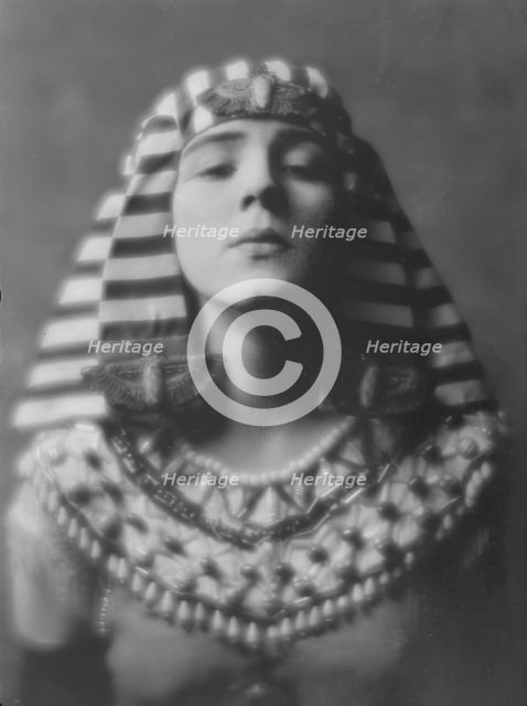 Fontaine, Miss, portrait photograph, 1916 Feb. 2. Creator: Arnold Genthe.